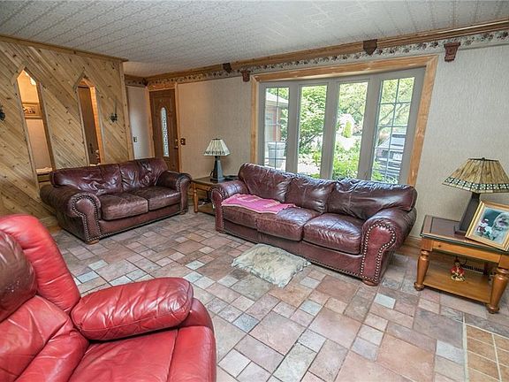 3rd image of 20245 Arlington Dr