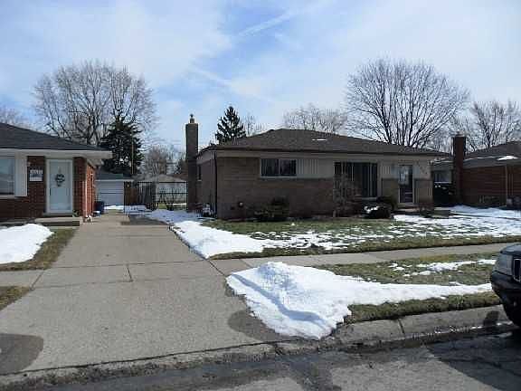 2nd image of 31638 Iroquois Dr