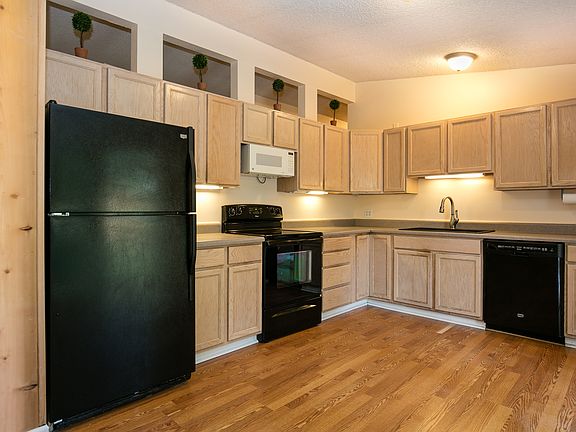 2nd image of 44812 SE 146th St