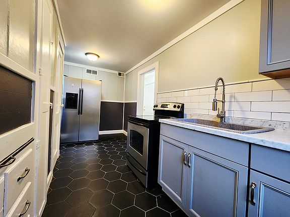 5th image of 914 Harmony Way #C