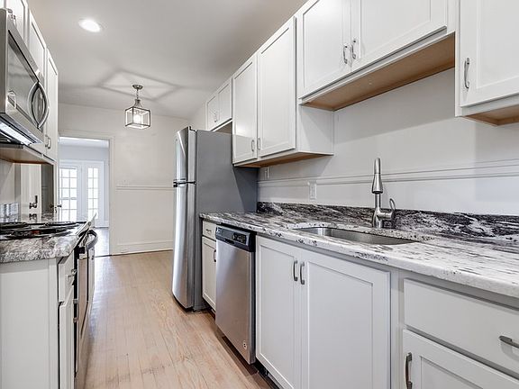 4th image of 3400 Grove Ave APT 5