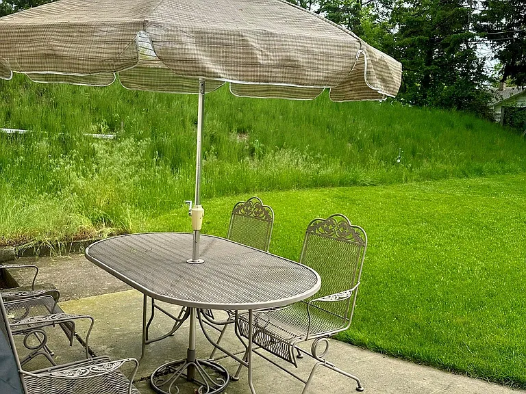 W61N688 Mequon Ave — Photo 16