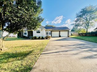 713 Douglas Dr, Lawrenceburg, TN 38464