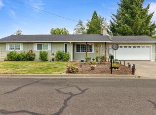 20 Hickory Ln, Central Pt, OR