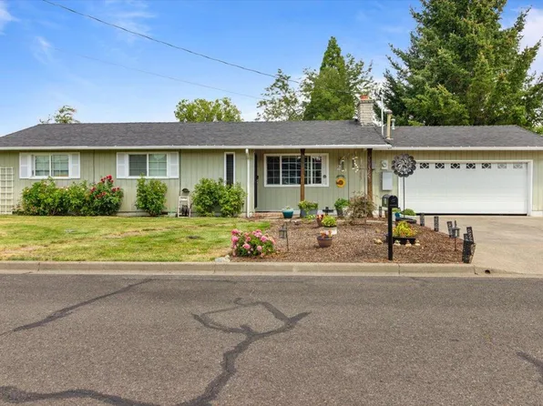 20 Hickory Ln, Central Pt, OR 97502