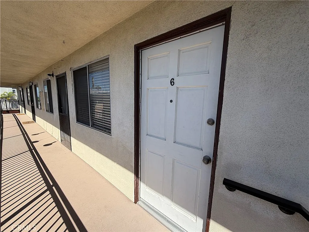 2 bed, 760 sqft, $3,300 — Photo 3