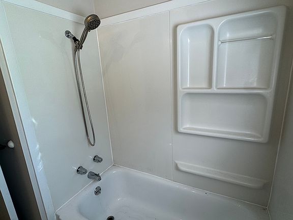 2nd image of 1836 Valley Dr