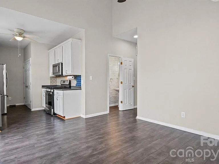 125 Forest Ridge Rd — Photo 16
