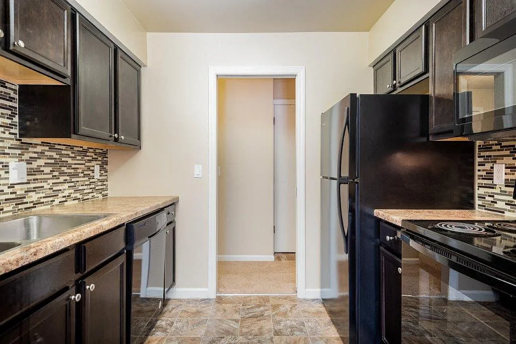 Regency Lakeside Apartment Homes — Photo 4