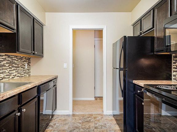 4th image of 10506 Pacific St #707