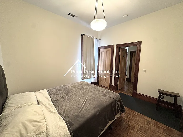 2400 I St — Photo 15