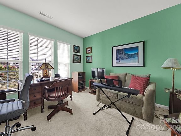 4th image of 4022 Blackburn Ct