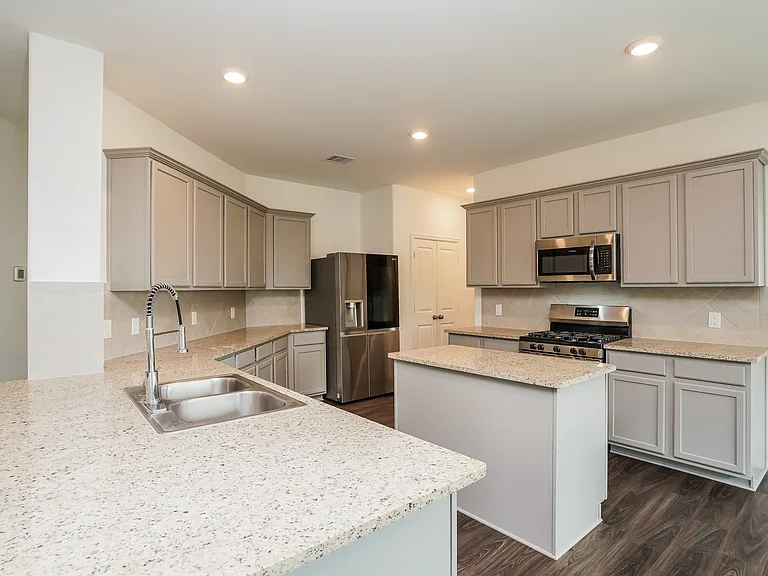 723 Autumn Lake Ln — Photo 7