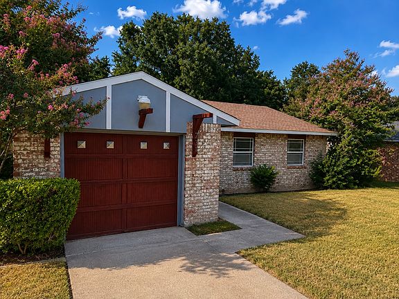 3rd image of 731 Holliday Ln