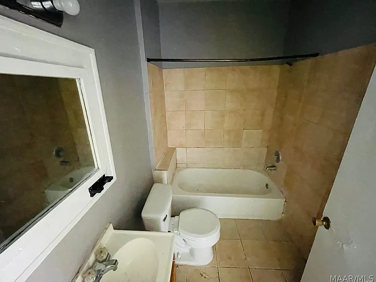 39 S Lewis St — Photo 13