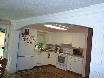 2nd image of 5635 SW Glenbrook Rd