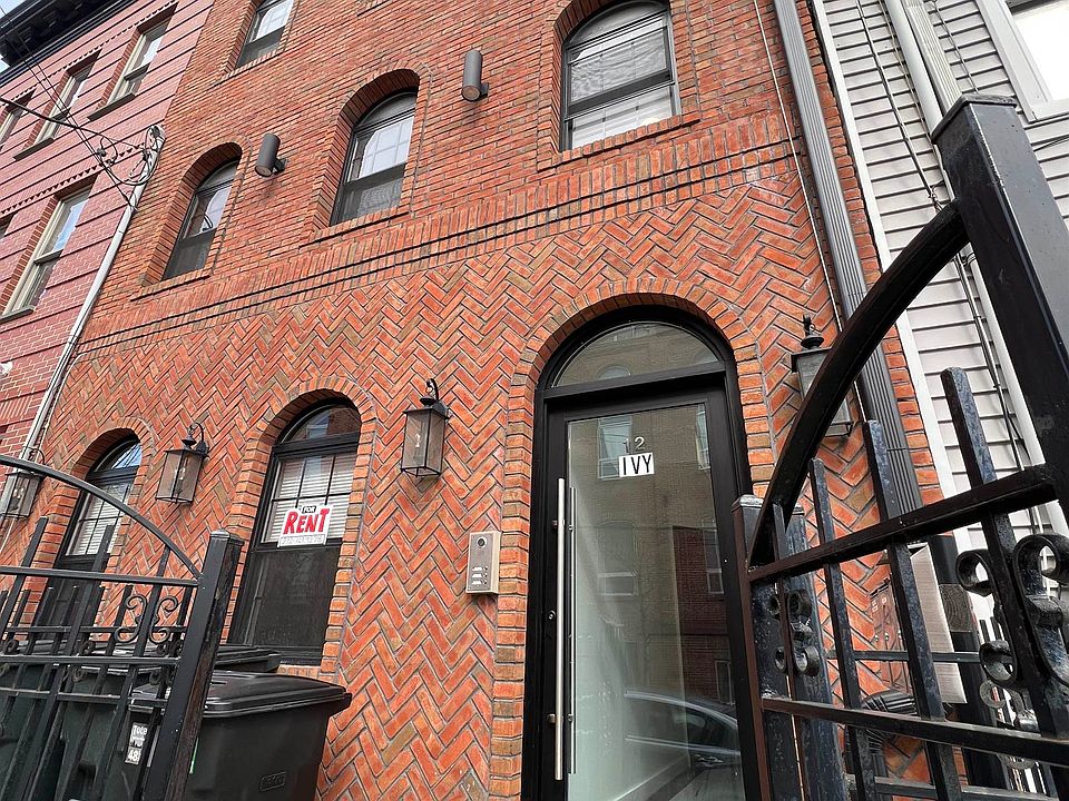 1st image of 12 Ivy Pl #2B