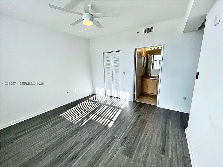 1919 Van Buren St #818A — Photo 16