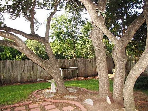 4th image of 2306 Falcon Dr