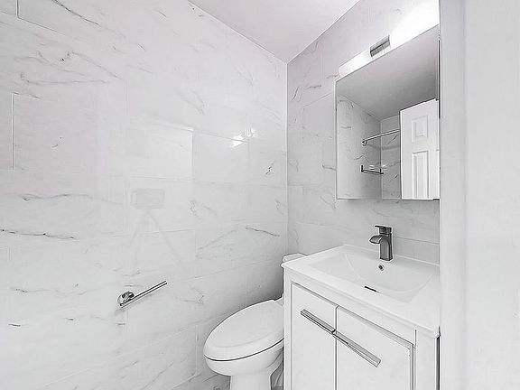 4th image of 311 E 25th St APT 1B