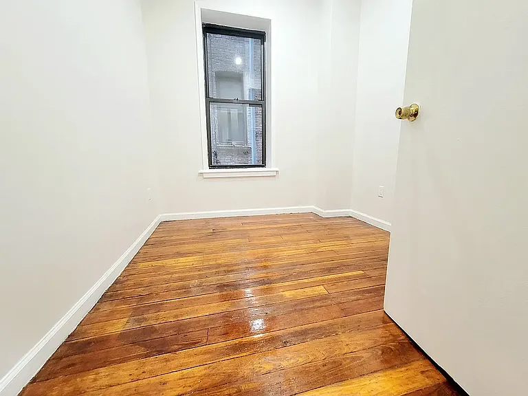 342 E 15th St #2Y — Photo 9