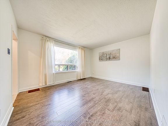 5th image of 109 Norton Ave