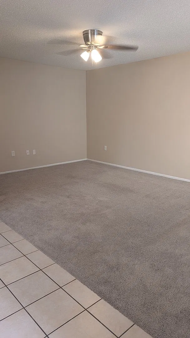 2 Bedroom condo with 2 Baths and balcony. Near the Orlando International airport — Photo 4
