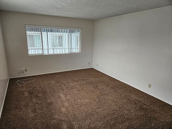 4th image of 3027 Garrison St