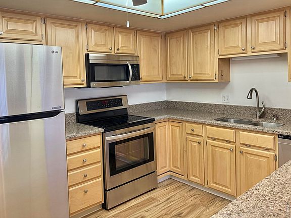 4th image of 14102 E Linvale Pl #219-606