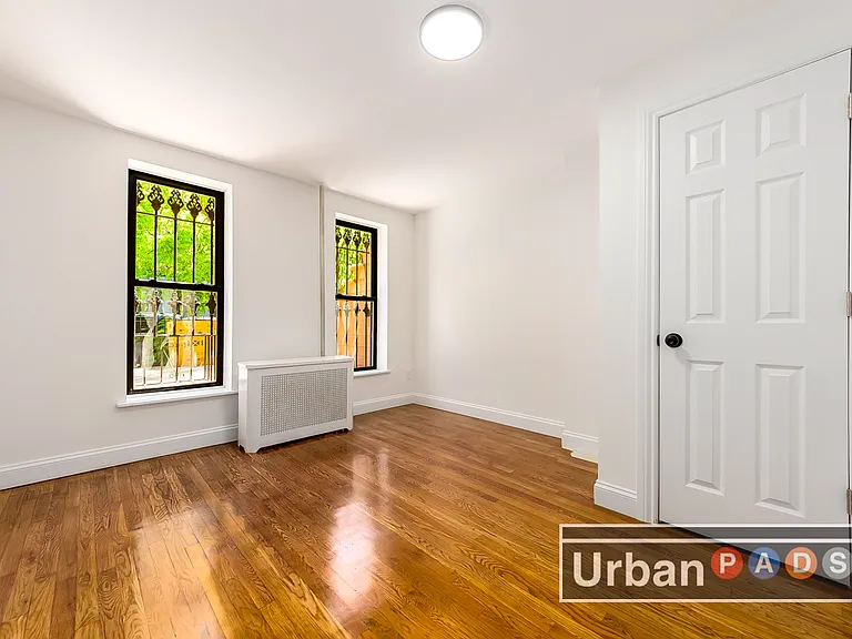 461 Pulaski St #1A — Photo 2