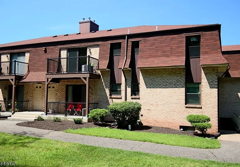 1404 Normandy Ct #1404 — Photo 2