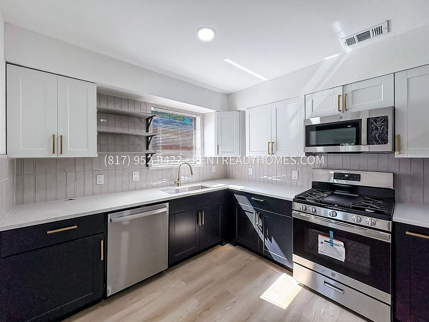 2306 Loyce Dr - 3 Bedroom Home With Quartz Countertops — Photo 4
