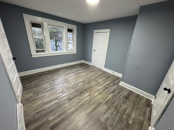 76 Ellis Ave #3L