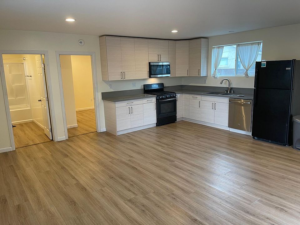 1st image of 20608 Cohasset St