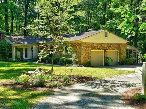 3297 Doncaster Rd, Virginia Beach, VA 23452