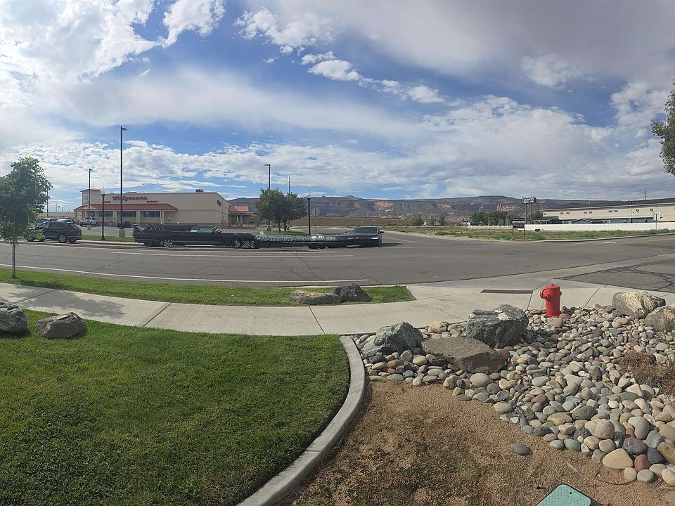 2nd image of 404 W Aspen Ave