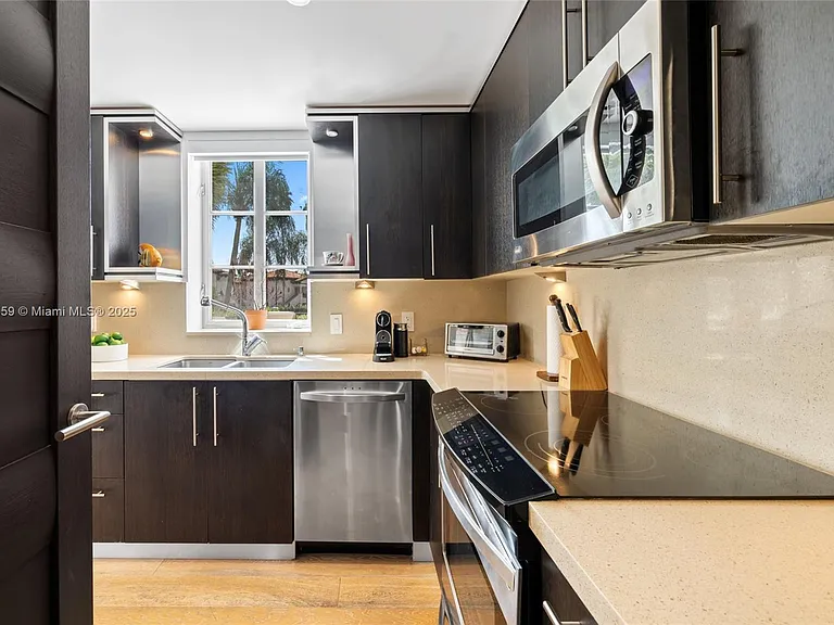 19216 Fisher Island Dr #19216 — Photo 15