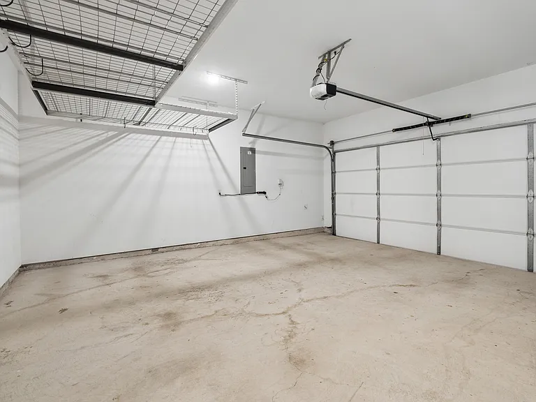 982 Mikaela Dr — Photo 16