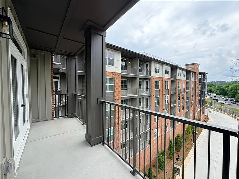 District on the Etowah Apartments — Photo 953