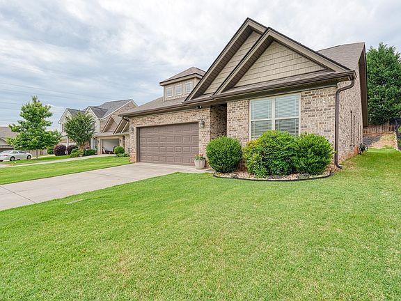 2nd image of 770 Charleston Pl