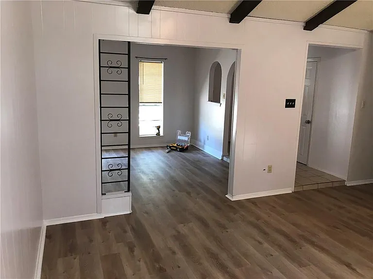 2600 Greenland Ln — Photo 3