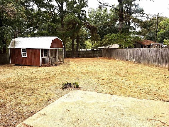 3rd image of 134 Lombardy Ln