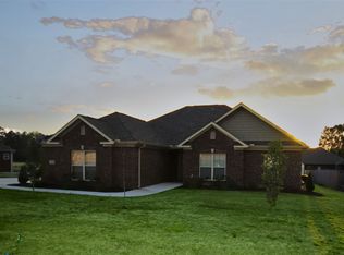 84 Cambridge Dr SE, Decatur, AL 35603