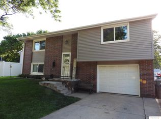 4833 Southwood Dr, Lincoln, NE 68512