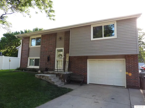 4833 Southwood Dr, Lincoln, NE 68512