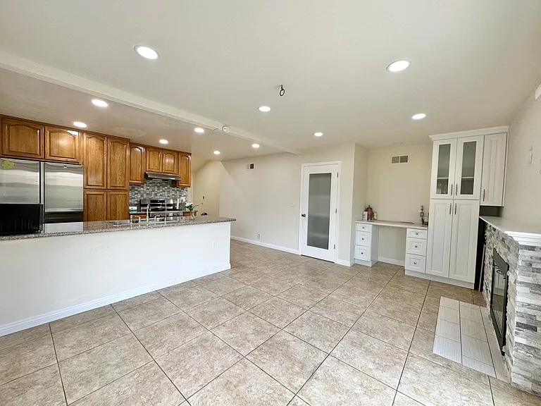 13103 Beach St — Photo 5