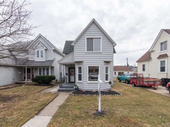611 Plum St, Wyandotte, MI 48192