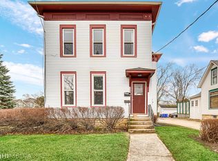 304 W Illinois St APT 1, Wheaton, IL 60187