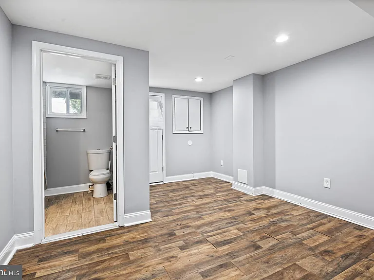 1015 Lyndhurst St — Photo 31
