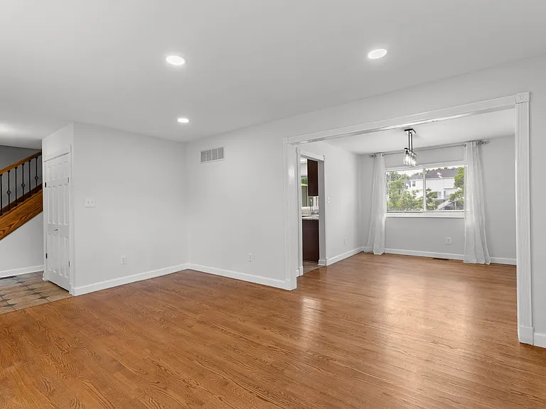 701 Oak Run Ln — Photo 6